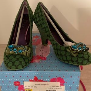 Poetic license pump. Size 10 green